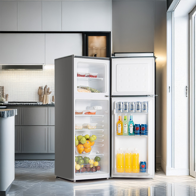 132L Silver Top Freezer Refrigerator, 4.6 Cu. Ft. Capacity, Mechanical Temperature Control, Manual Defrost, Transparent Door Rack, Adjustable Legs, Normal Ice Maker | Model RO-220RDH